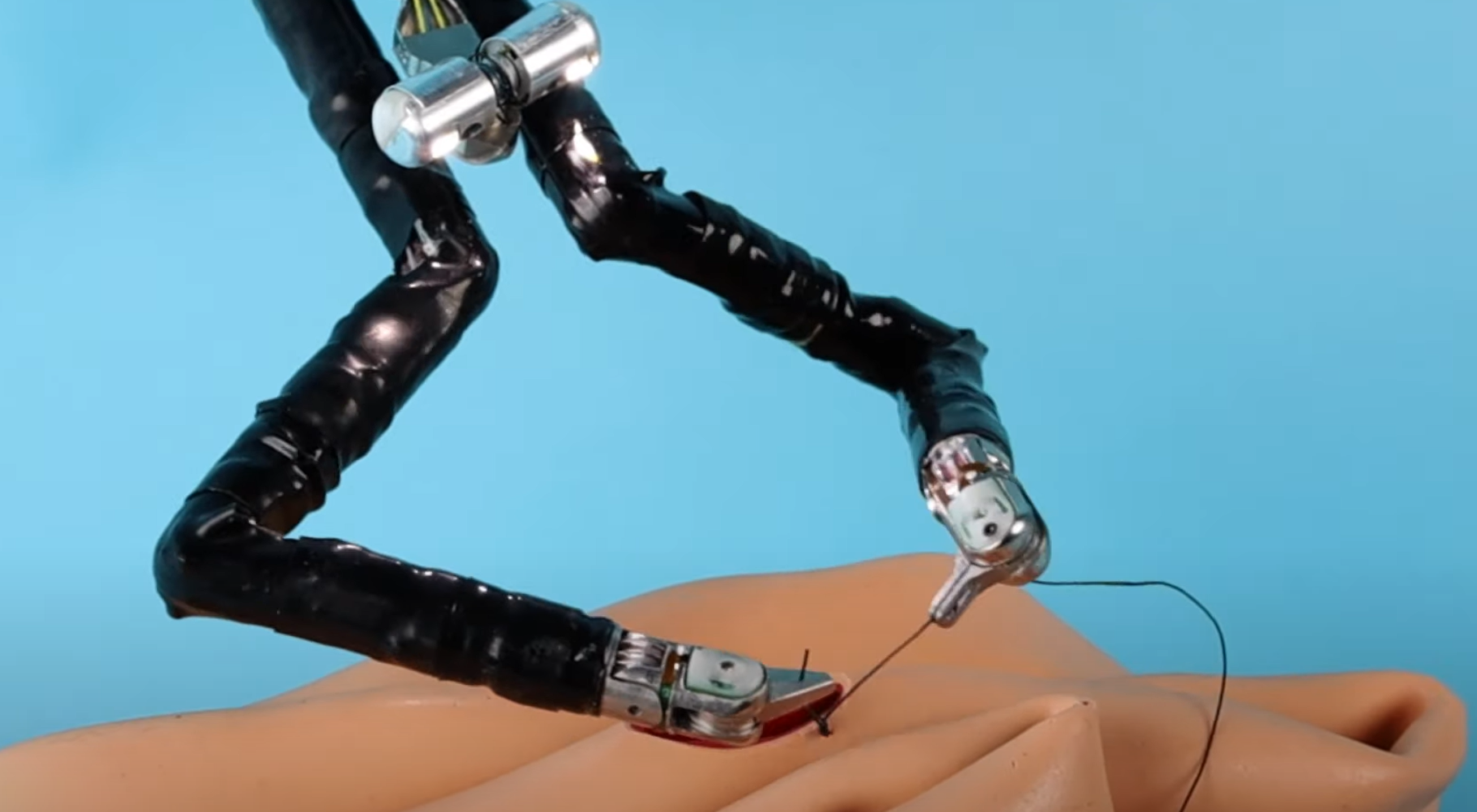 Surgical Robot that can Suture and safe time post-surgery!